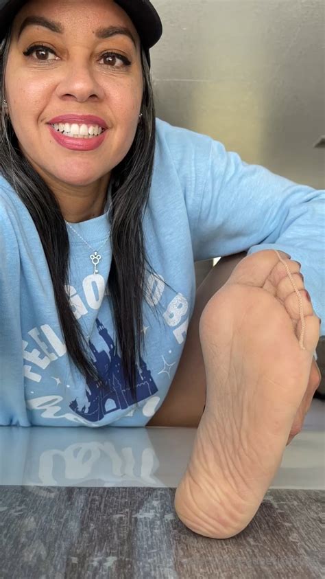 Nestys Petite Feet Licked Clean 2